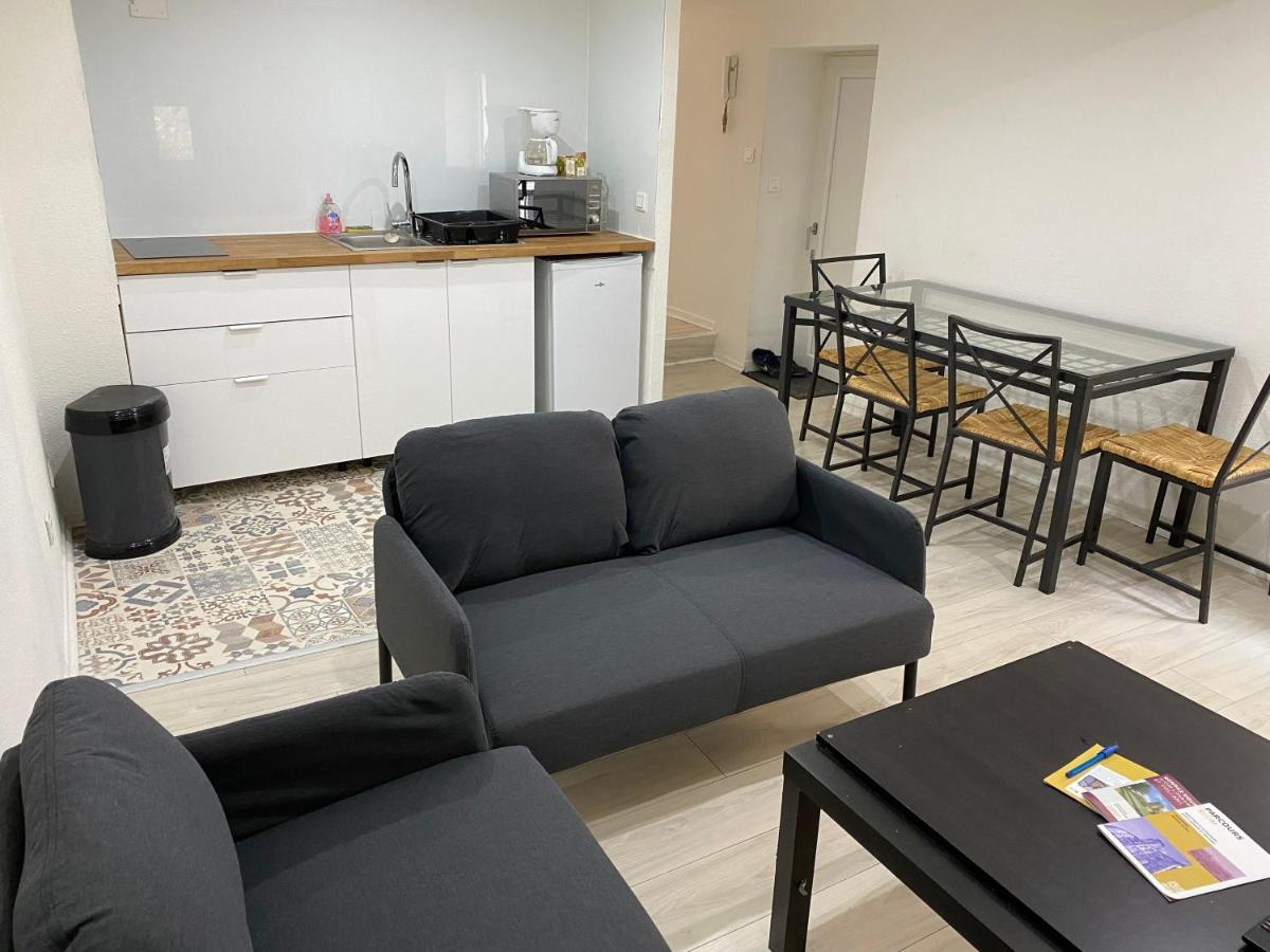 Appartement 2Eme Etage 42M2 Hyper Centre Ville / Parking Gratuit Riom Exteriör bild